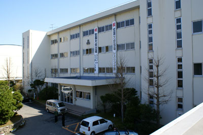 新潟工業高等学校校舎写真